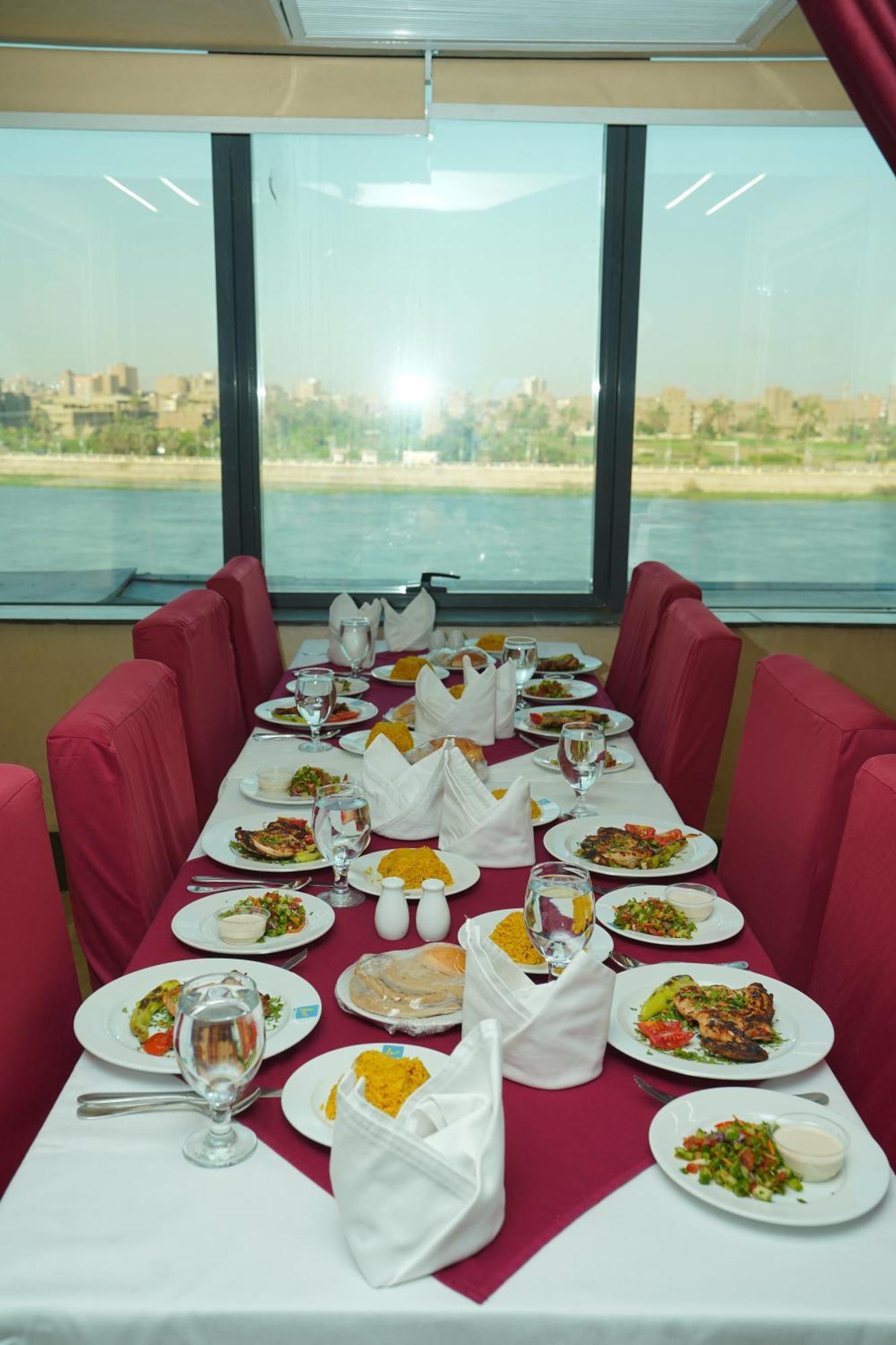 סוחאג' Al Fanar Azur Hotel מראה חיצוני תמונה