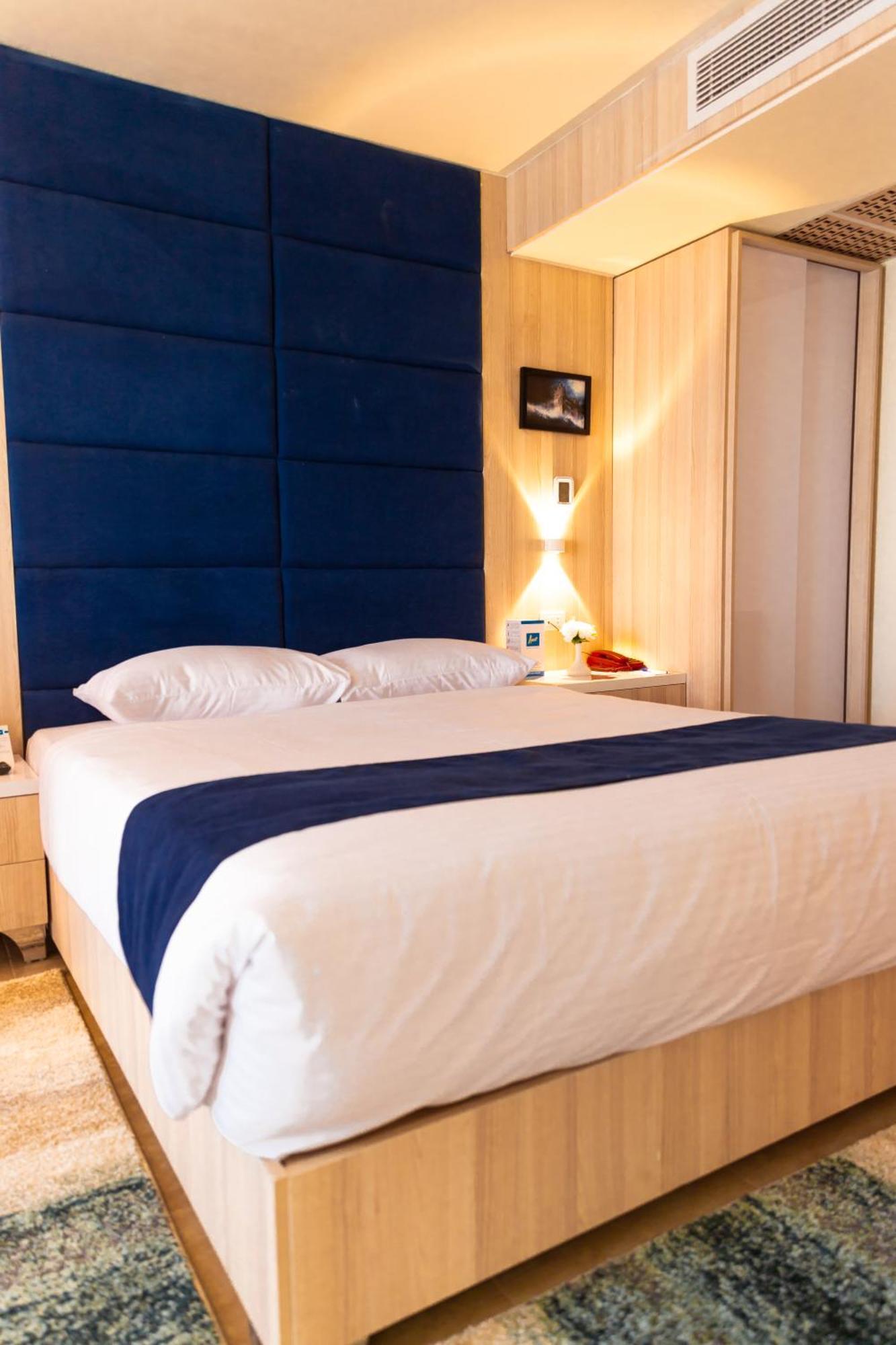 סוחאג' Al Fanar Azur Hotel מראה חיצוני תמונה