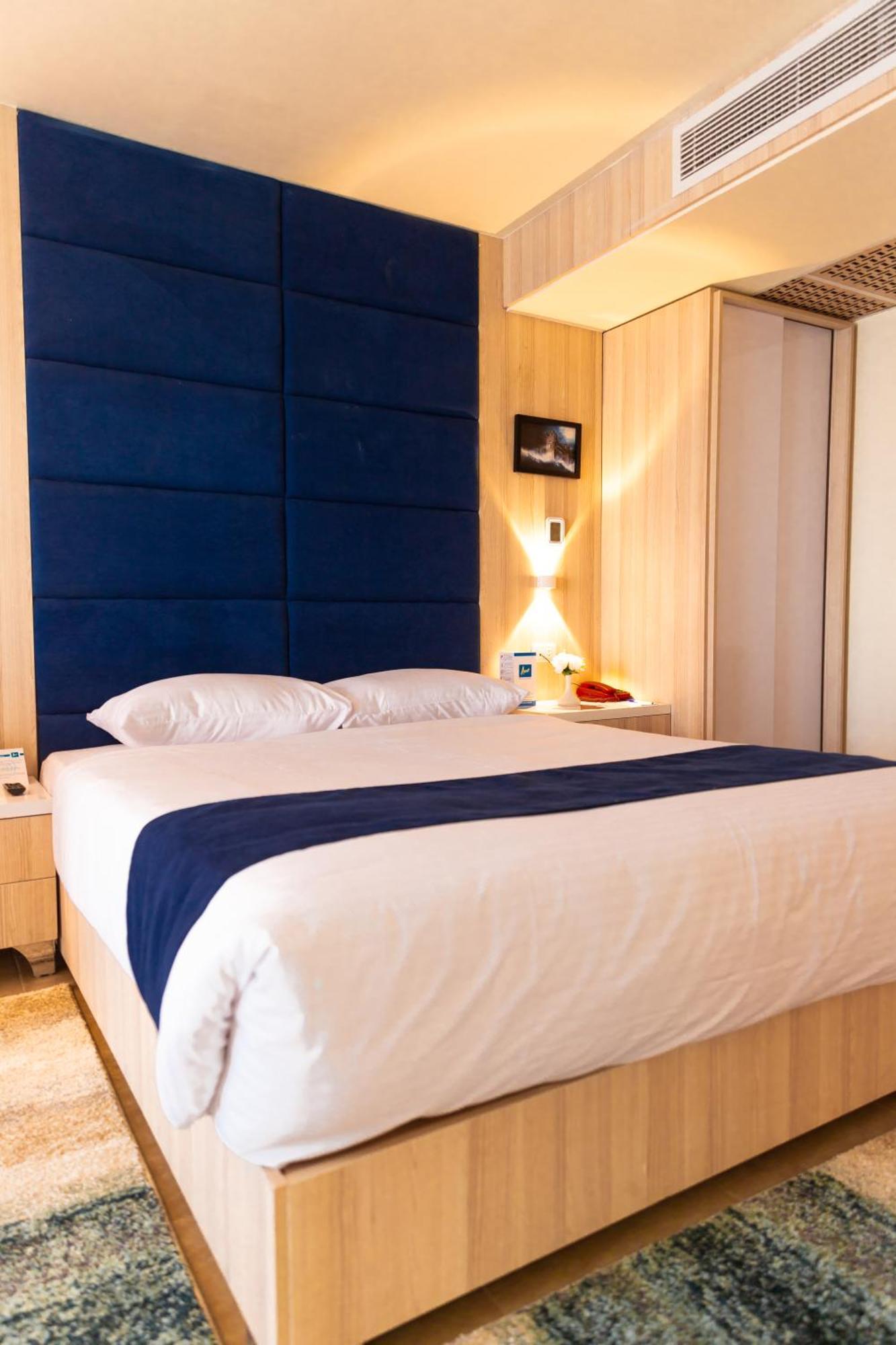 סוחאג' Al Fanar Azur Hotel מראה חיצוני תמונה